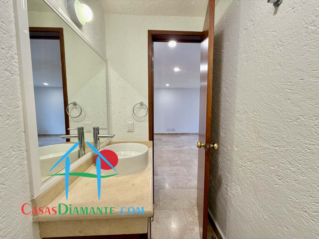 San Jerónimo Casa Matt - Baño de visitas 2